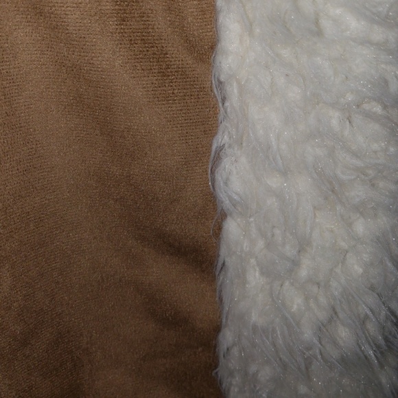 OLD NAVY Faux fur vest XXL - Picture 3 of 3